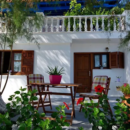 Alexandra Studios 2 Alonnisos Town Exterior photo